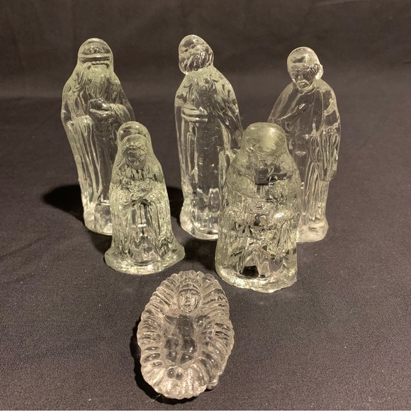 Vintage 6 pc Clear Glass Miniature Nativity Set Christmas - Picture 1 of 3